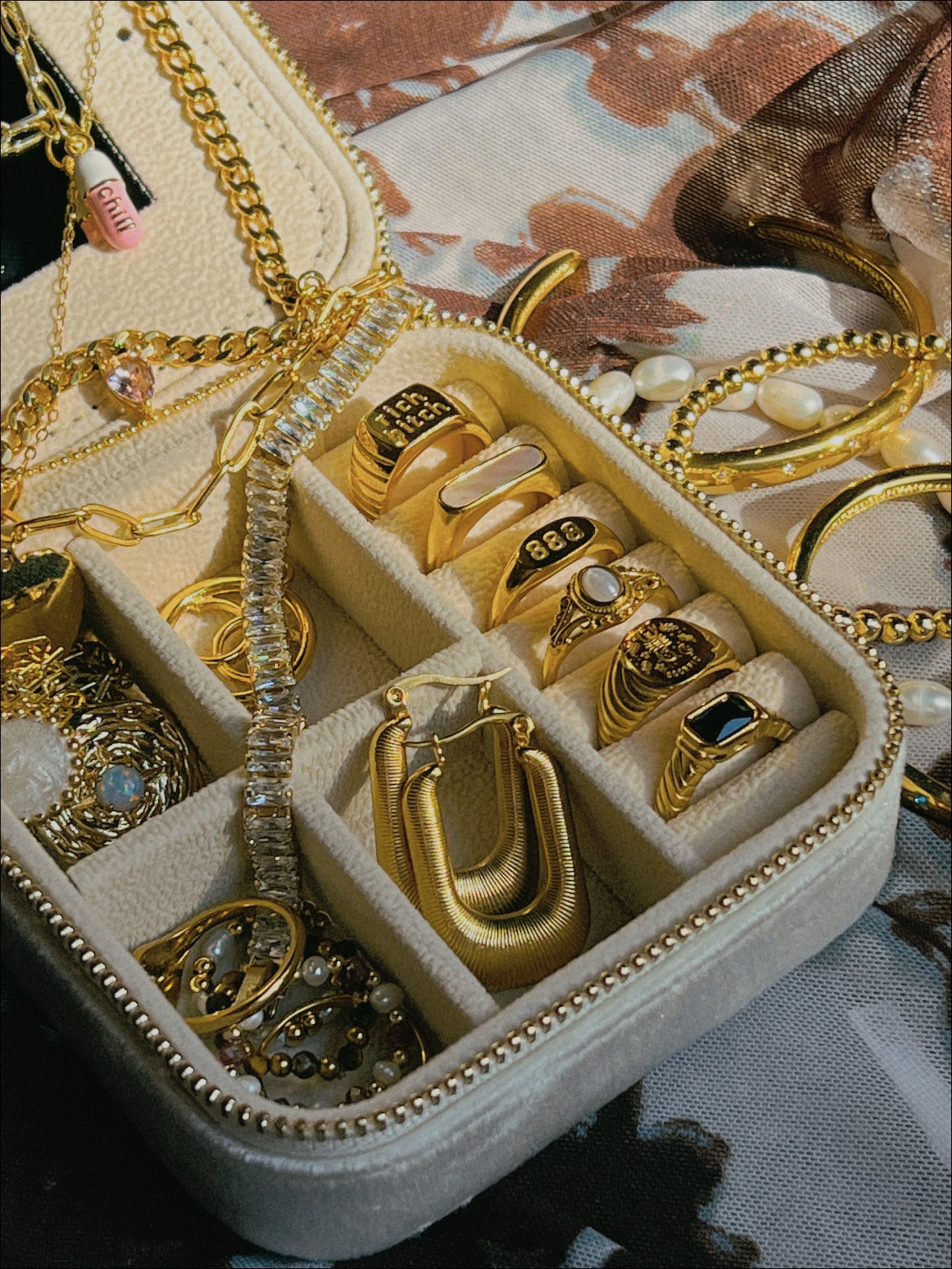 “Rebellious Travels” Nude Jewelry Box